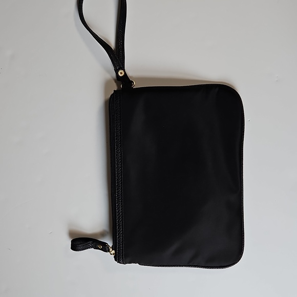Laundry By Shelli Segal Wristlet Black Nylon  Zip Open Magnet Flap Closure - Picture 6 of 8